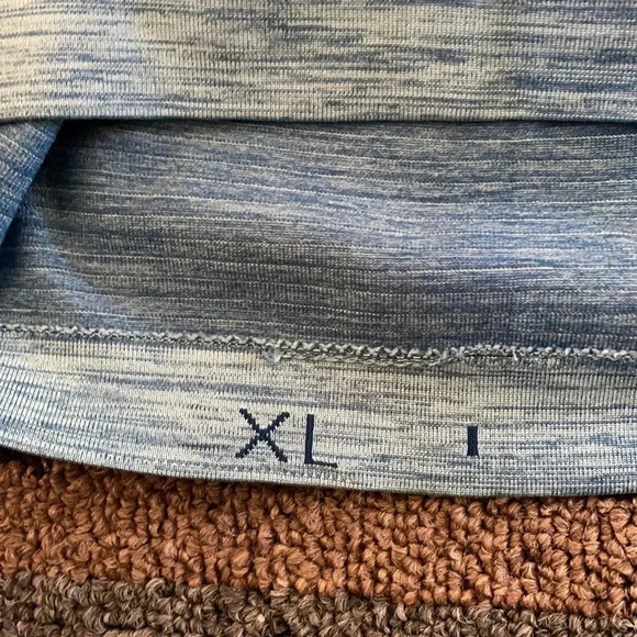 Lululemon metal vent tech - Picture 14 of 17